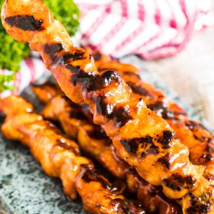 https://gimmesomegrilling.com/wp-content/uploads/2019/06/BBQ-Chicken-Skewers-750x750.jpg