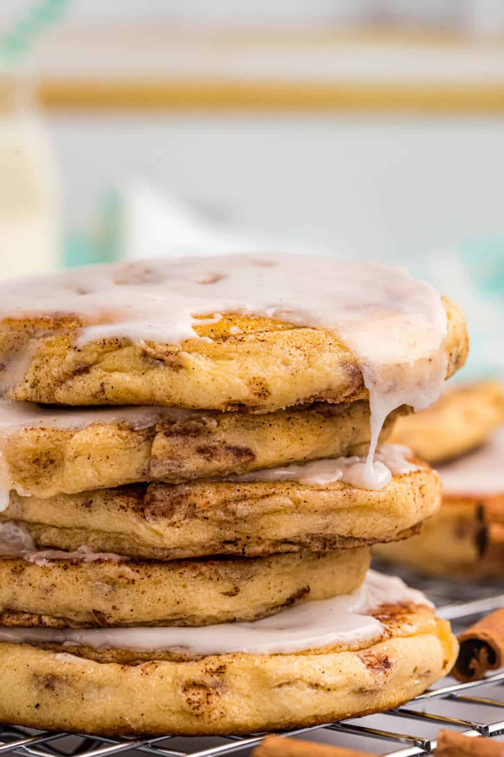 Cinnamon Rolls on Blackstone Gimme Some Grilling