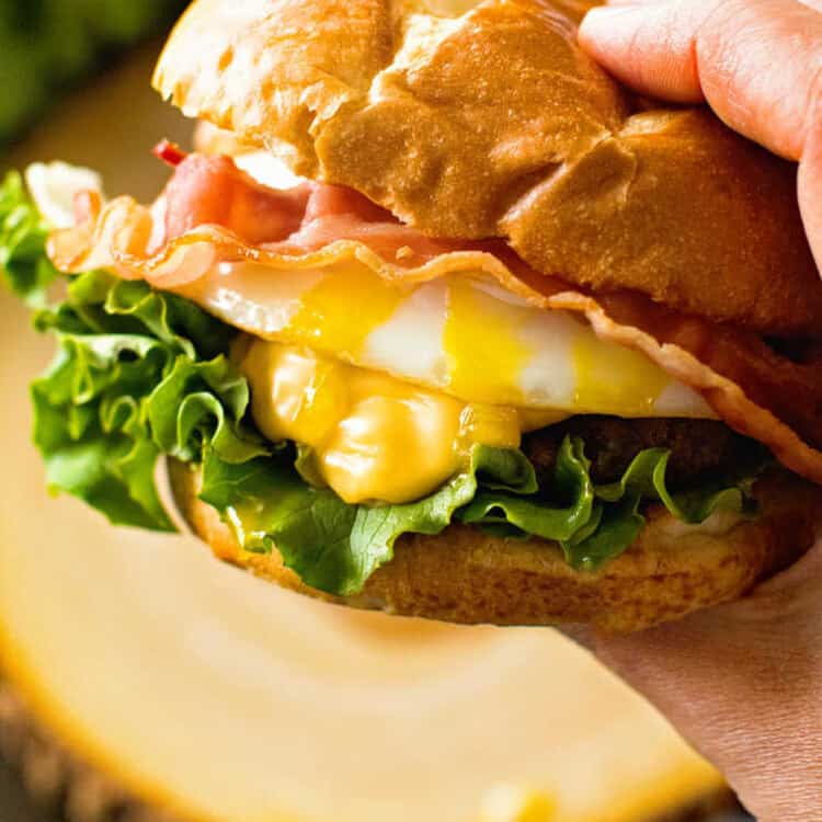 Fried-Egg-Burger Square cropped image