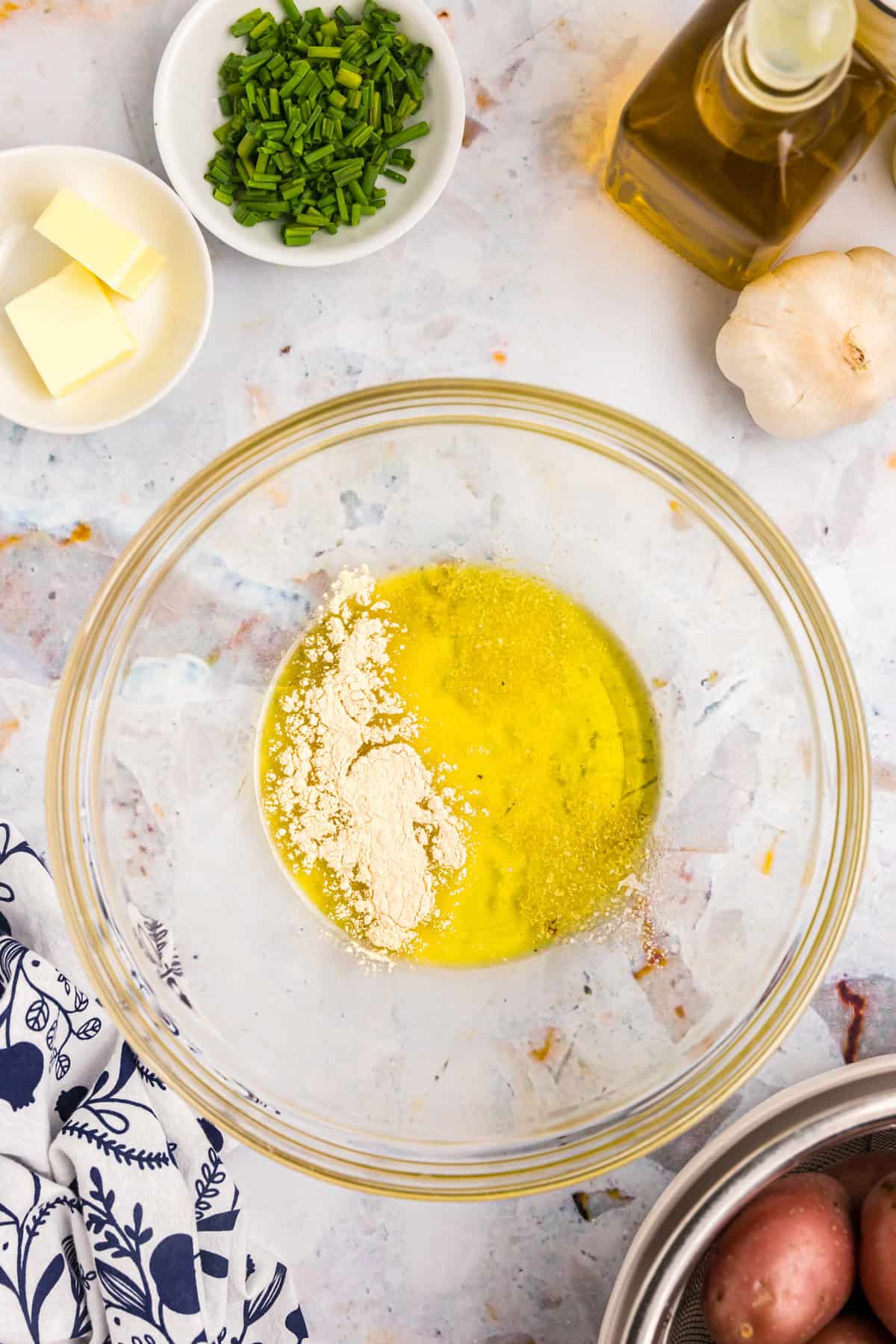 Ingredients for Blackstone Smashed Potatoes seasoning in small mixing bowl